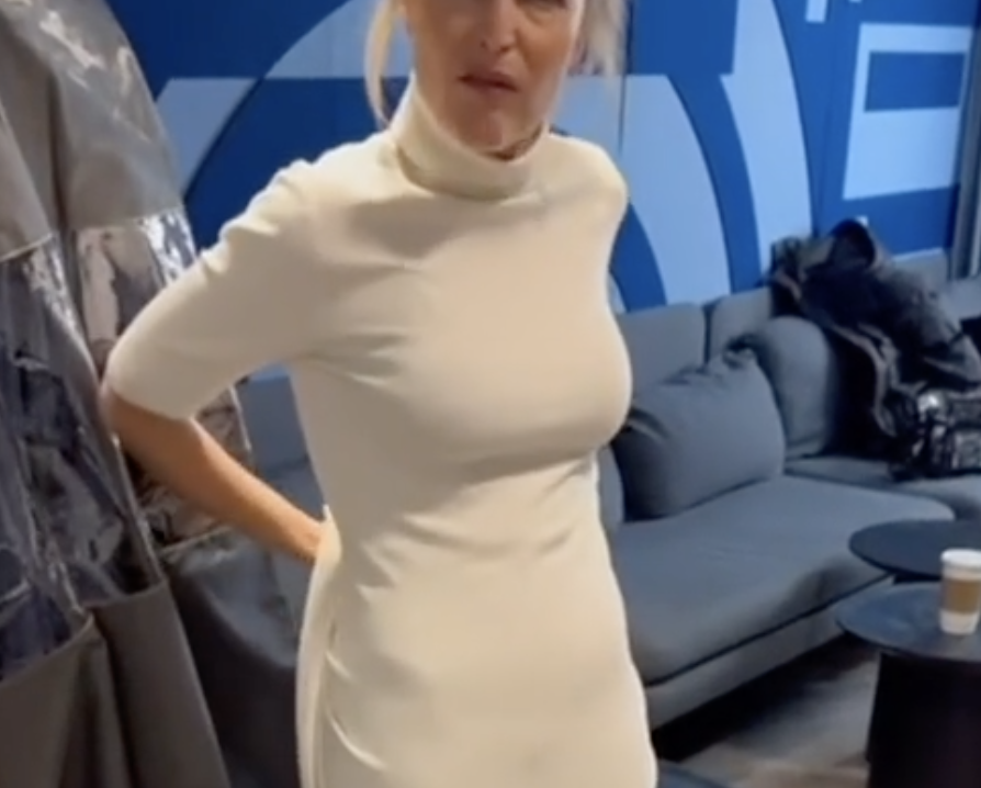 Gillian Anderson Trying on her Dress for the Perverts of the Day