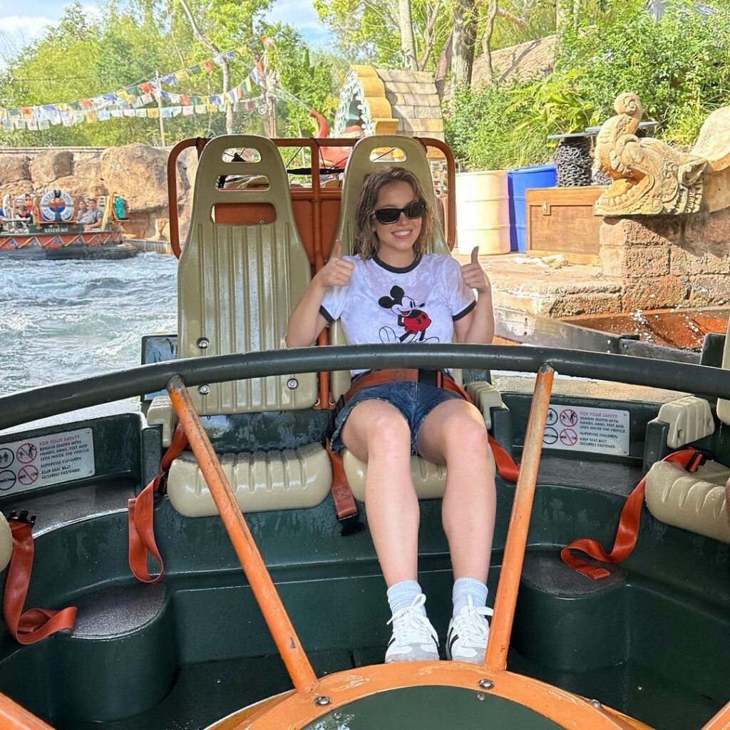 Sydney Sweeney Wears a White T-Shirt to Disney’s Water Ride of the Day
