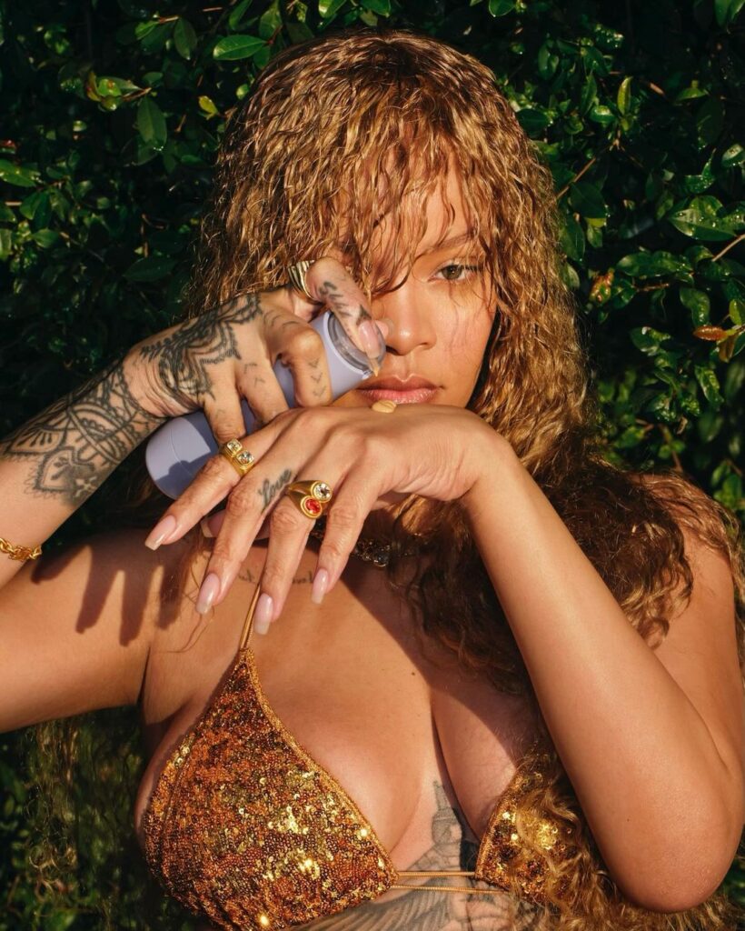 Rihanna’s Got Fat Tits of the Day