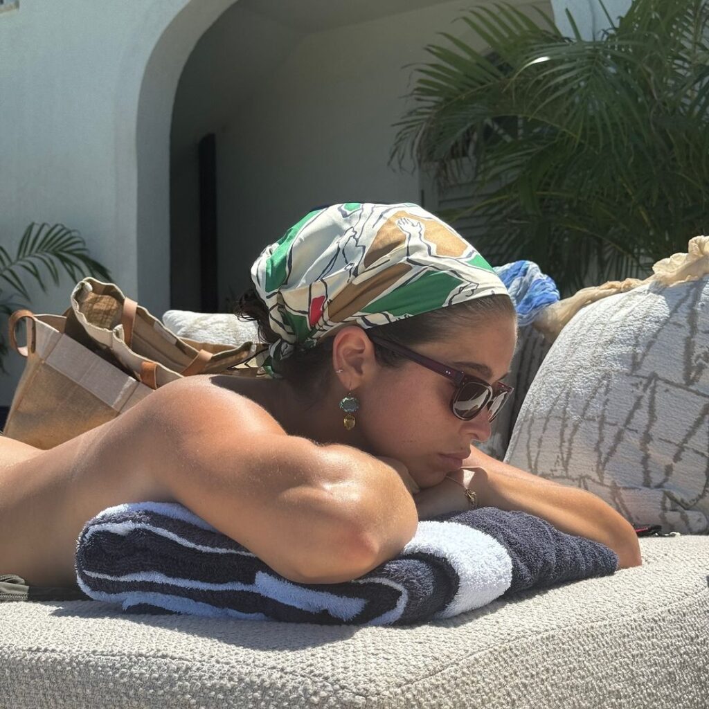 Kelly Ripa’s Daughter Lola Consuelos’ Ass in a Bikini of the Day