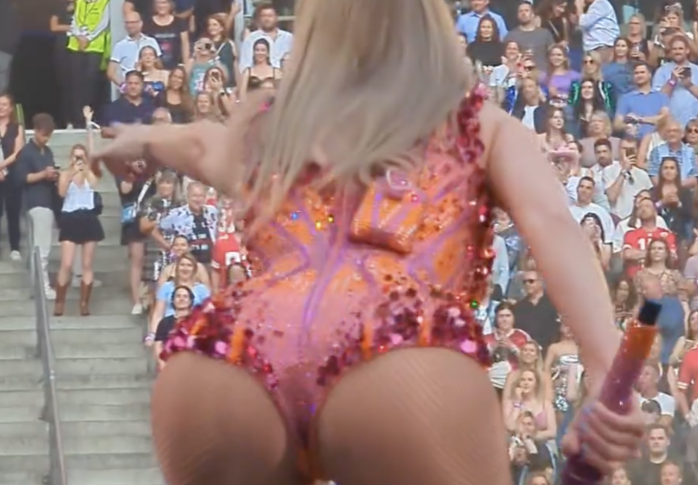 Taylor Swift Ass in her Concert Panties From Behind of the Day