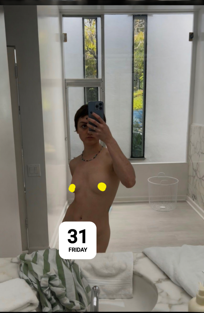 Maisie Williams Nude Selfie of the Day